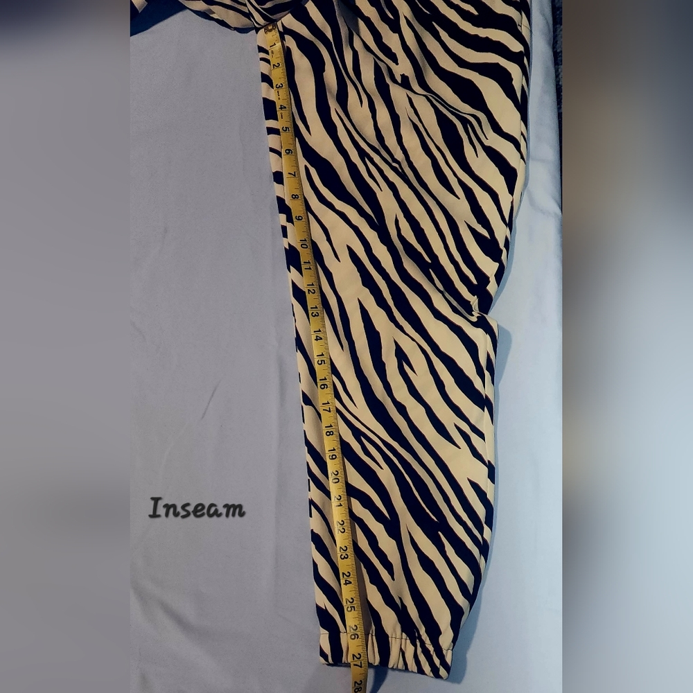 Express Black and Cream Zebra Print Cropped Pants - Picture 5 of 10